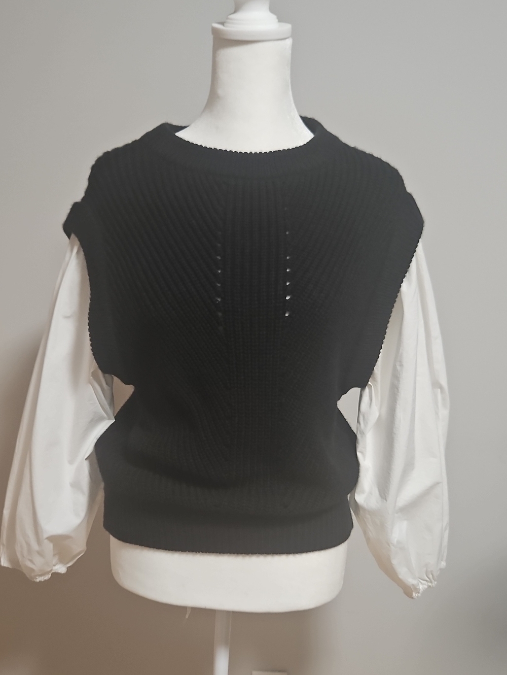 Sanctuary Black Ribbed Sleeveless Crew Neck Sweater Vest